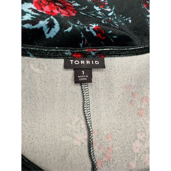 Torrid Women’s 1X Mini Velvet Skater Dress Green Floral V-Neck A-Line Winter - Picture 7 of 8